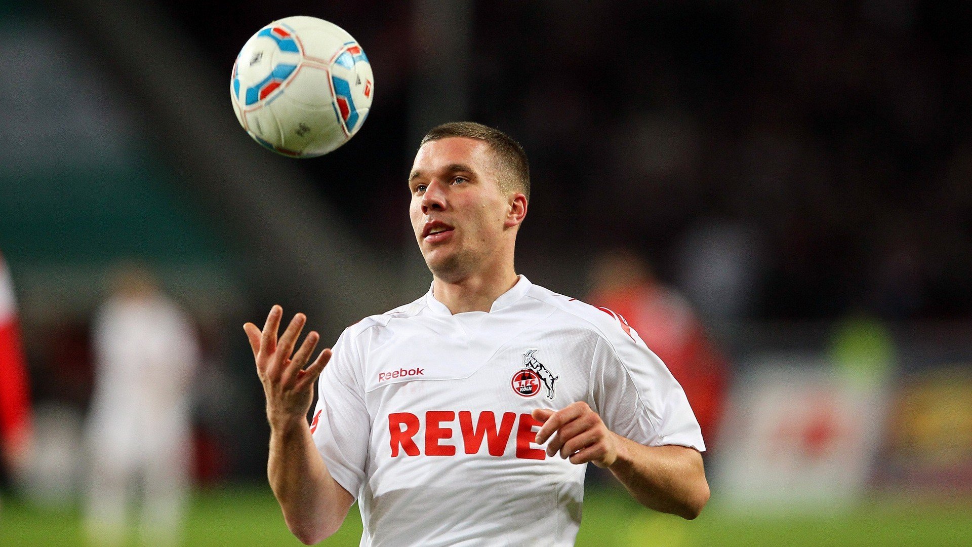 中锋位置在五大联赛的技战术演化趋势,中锋中场